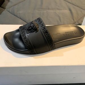 NWT Men’s Versace Slides